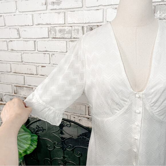 ModCloth Daytime Darling White Sheer Short-sleeve Vneck Button Down Mini Dress 8 - Picture 6 of 13